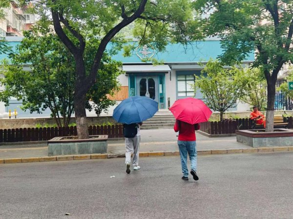 十倍配资开户 现场直击！北京多地开始下雨